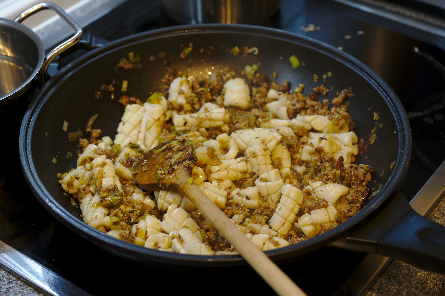 Tintenfisch mit Hackfleisch à la Szechuan