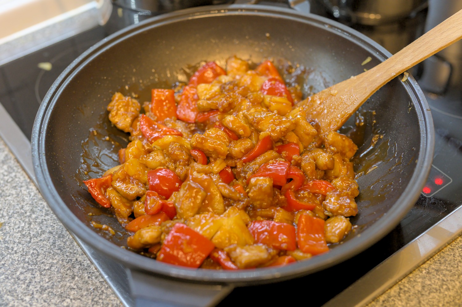 Schweinefleisch süß-sauer