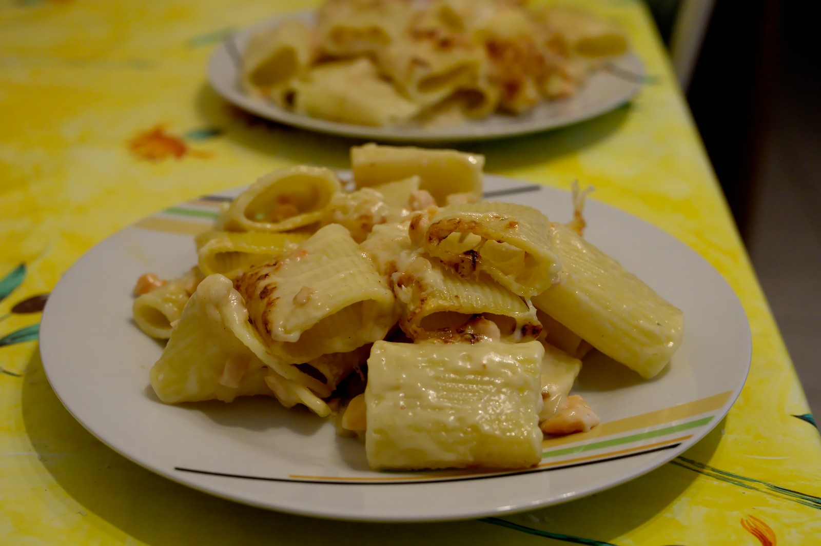 Pasta-Auflauf auf dem Teller